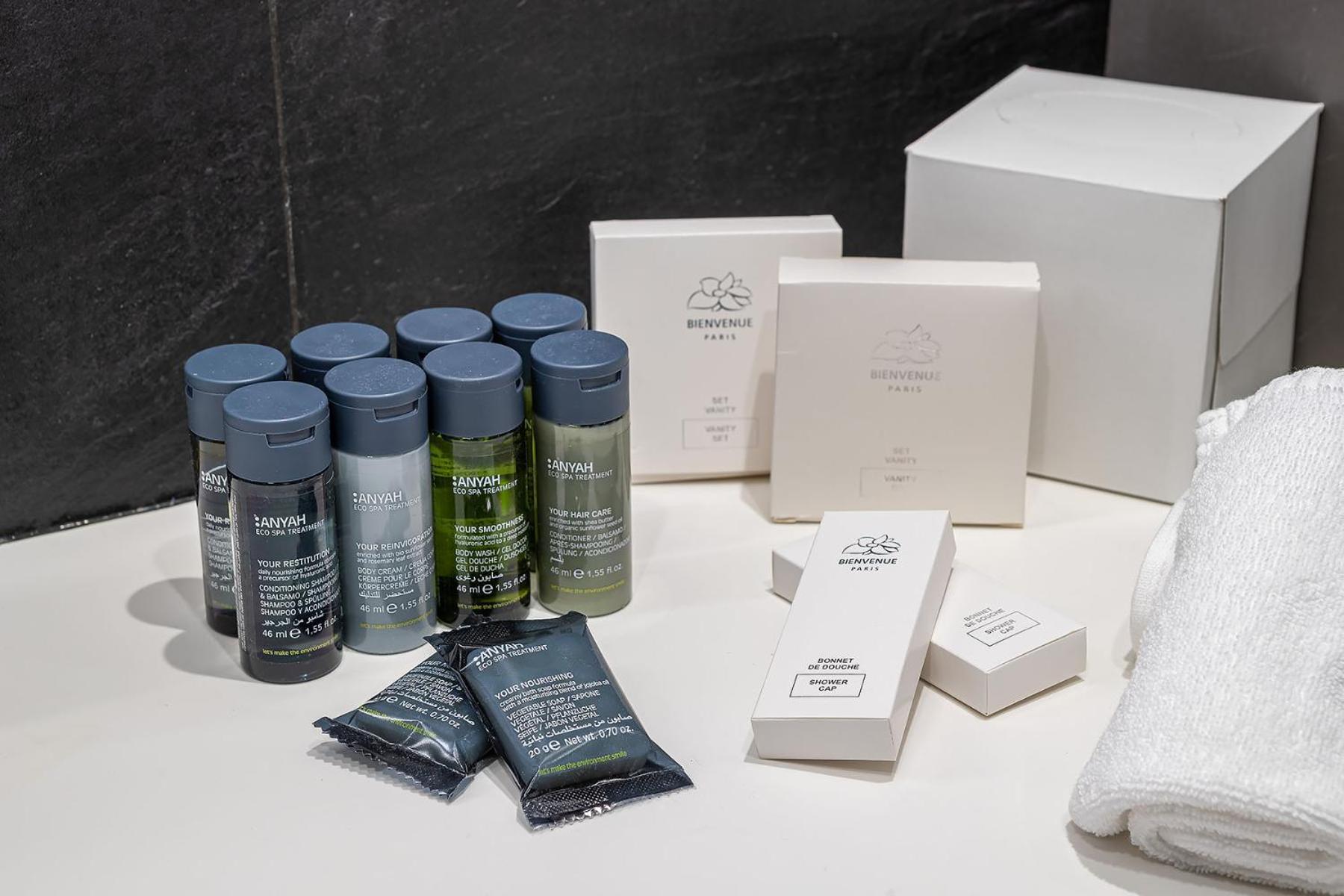 Emily Resort Львов Номер фото A selection of amenities by Rituals